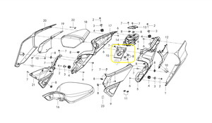 QJ SRK400RR Arka Sele Alt Plastik