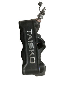  KOVE 800X Ön Fren Merkezi Alt sağ