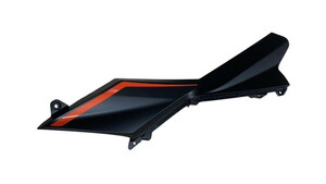  QJ ATR125 Ön Basamak Üst Plastği siyah/turuncu sol